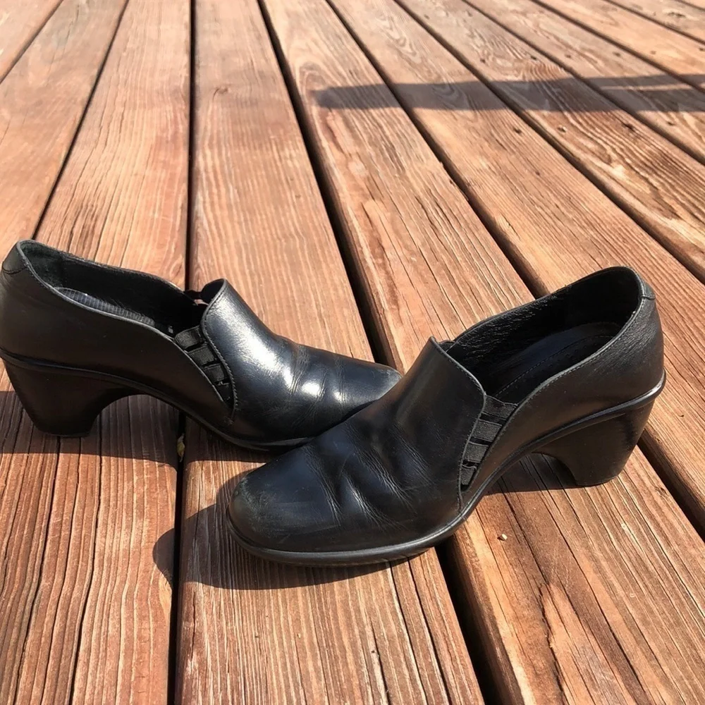Dansko black heels​​​​​​​​​​​​ - Picture 3 of 5